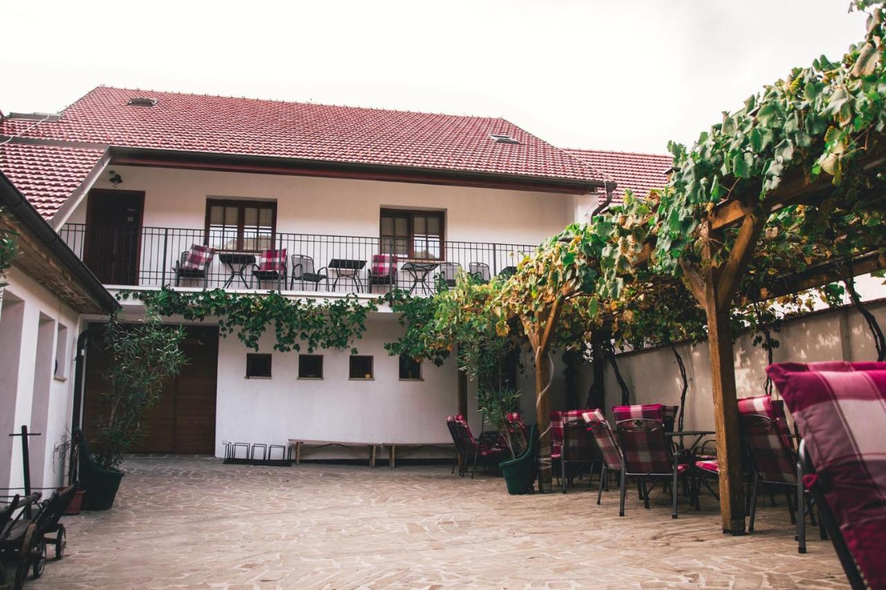 Alva Pension 2 Mikulov Εξωτερικό φωτογραφία